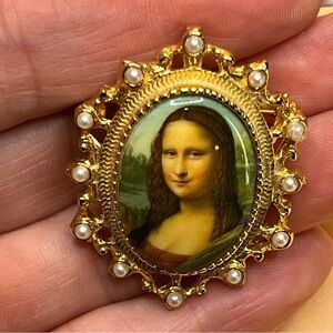 Sarah Coventry Mona Lisa Brooch Gold Tone Pearls Vintage Victorian Revival